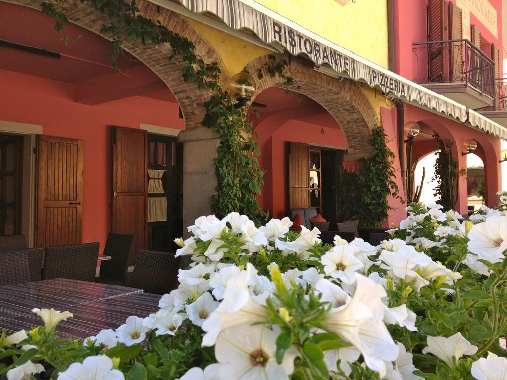 Albergo Ristorante La Rocca フィレンツオーラ エクステリア 写真